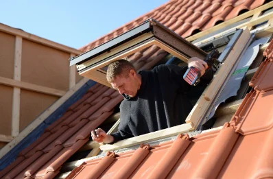 Pose de fenêtres de toit Velux à Saint-Léger-de-Linières